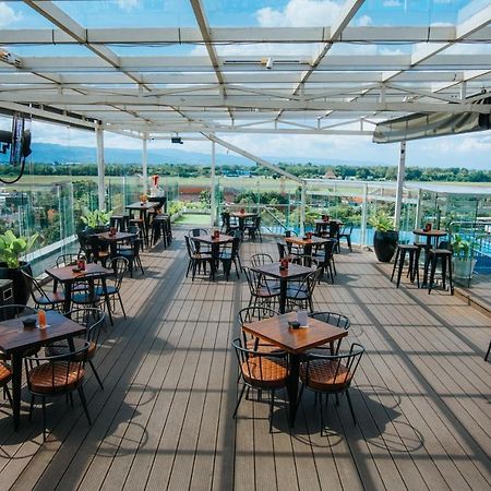 Platinum Adisucipto Hotel & Conference Center Kalasan Dış mekan fotoğraf