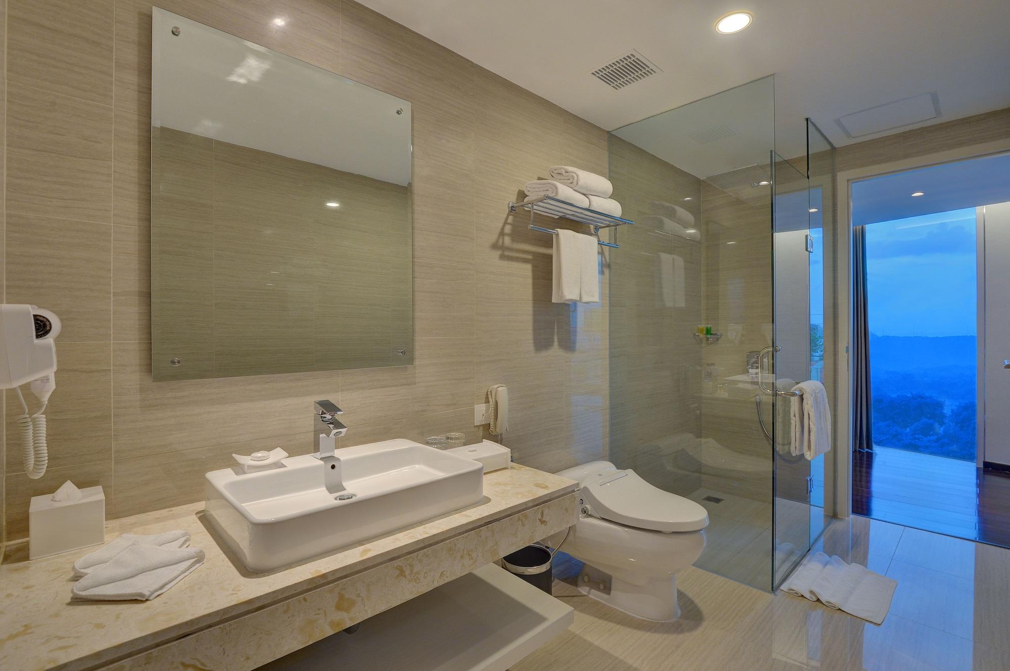Platinum Adisucipto Hotel & Conference Center Kalasan Dış mekan fotoğraf