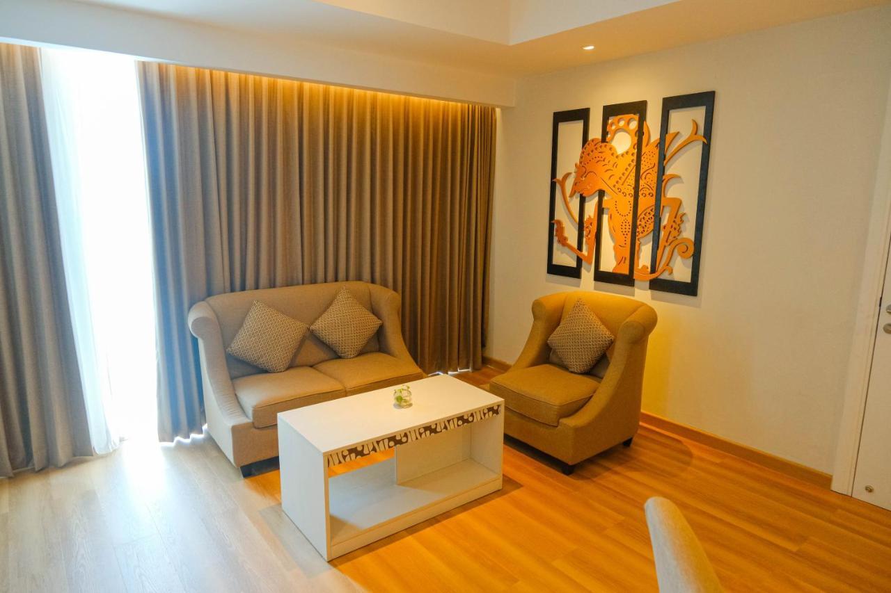 Platinum Adisucipto Hotel & Conference Center Kalasan Dış mekan fotoğraf