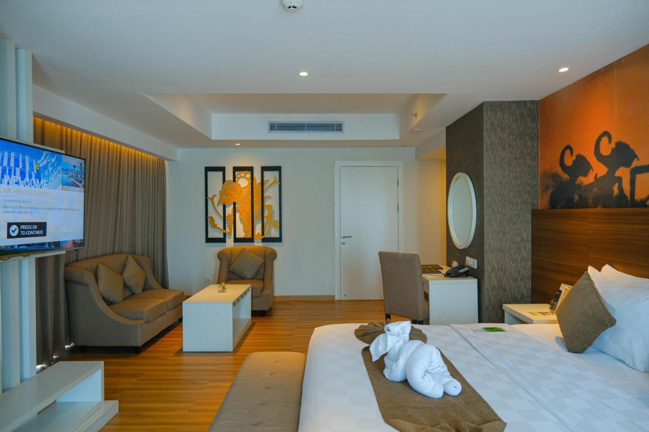 Platinum Adisucipto Hotel & Conference Center Kalasan Dış mekan fotoğraf
