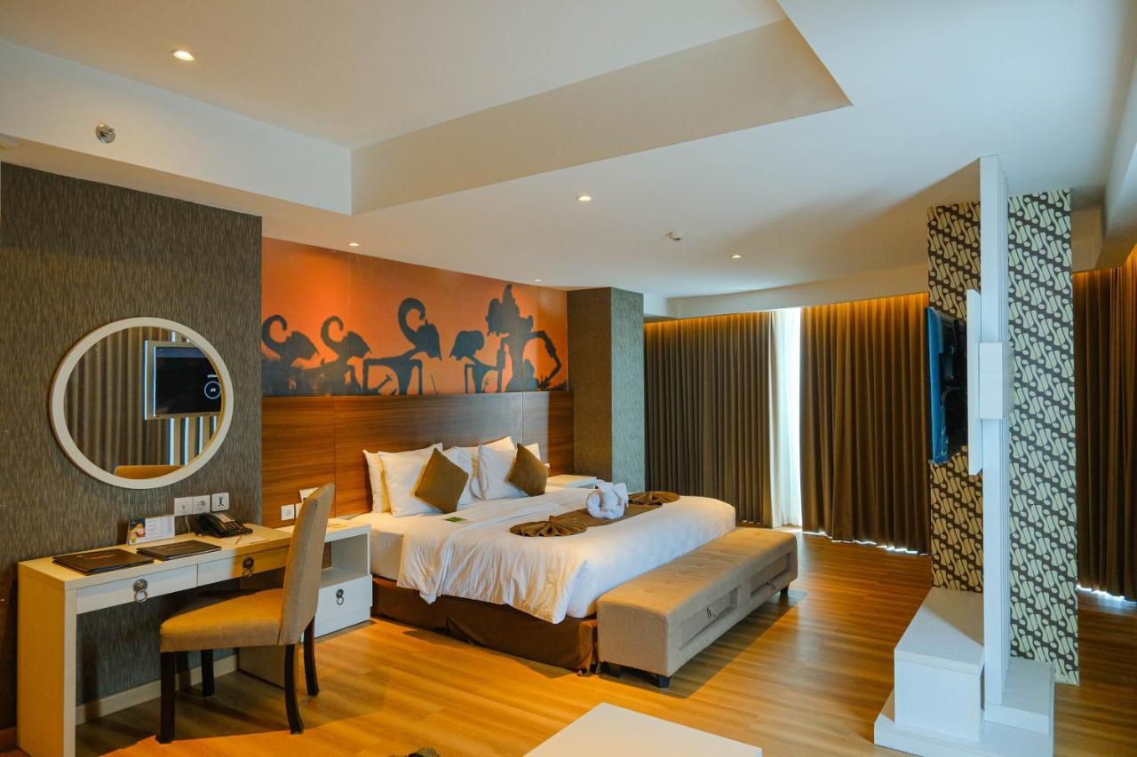 Platinum Adisucipto Hotel & Conference Center Kalasan Dış mekan fotoğraf
