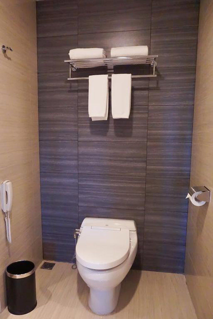 Platinum Adisucipto Hotel & Conference Center Kalasan Dış mekan fotoğraf