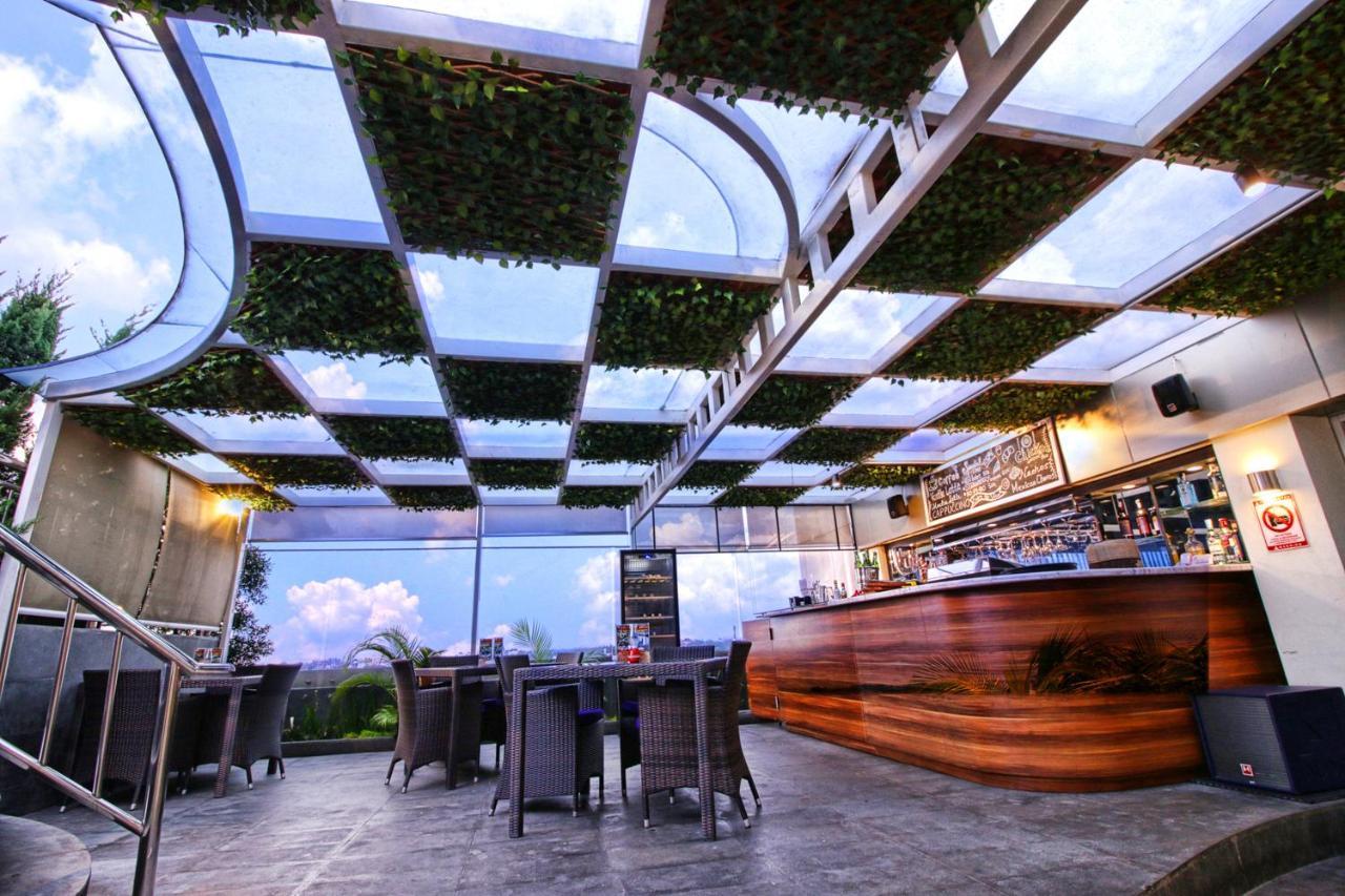 Platinum Adisucipto Hotel & Conference Center Kalasan Dış mekan fotoğraf