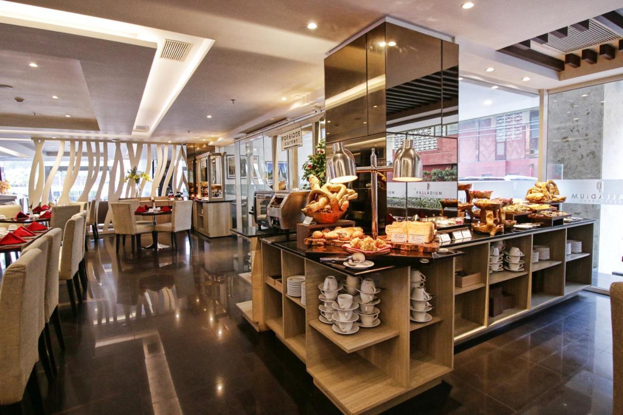 Platinum Adisucipto Hotel & Conference Center Kalasan Dış mekan fotoğraf