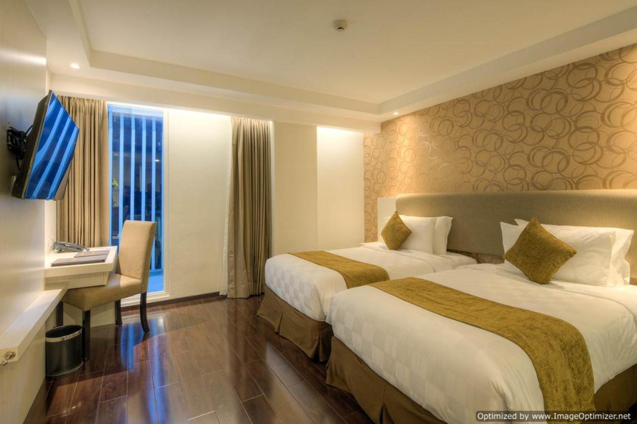 Platinum Adisucipto Hotel & Conference Center Kalasan Dış mekan fotoğraf