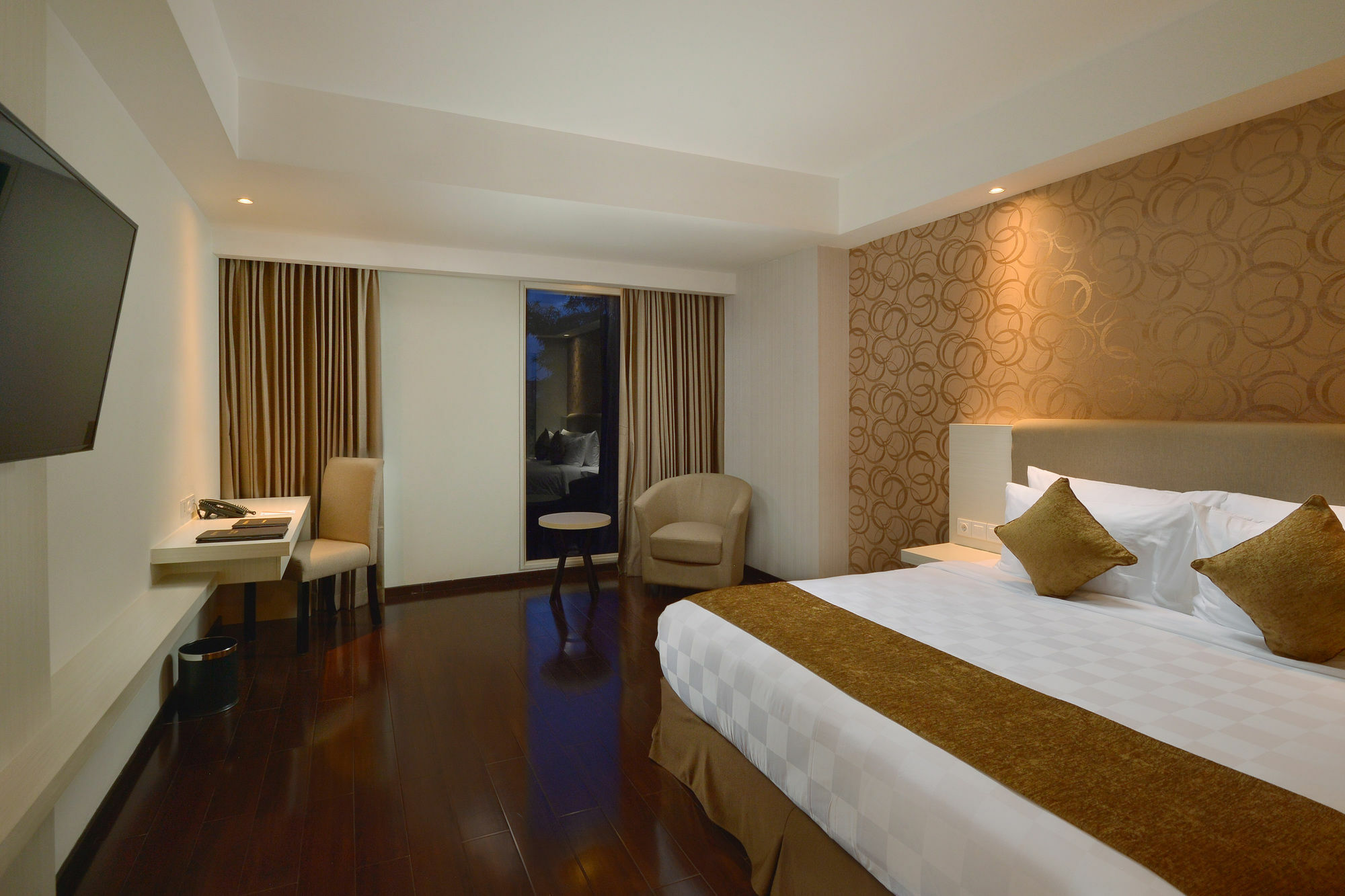 Platinum Adisucipto Hotel & Conference Center Kalasan Dış mekan fotoğraf