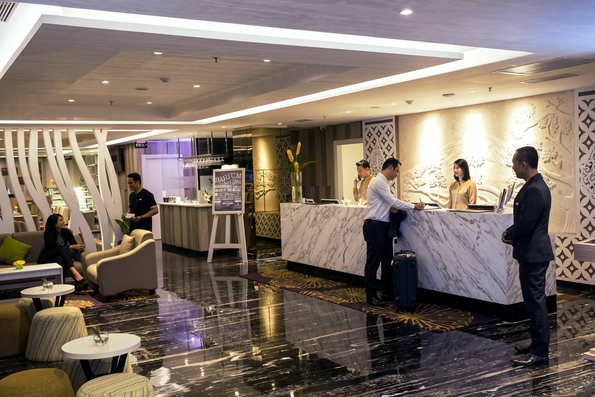 Platinum Adisucipto Hotel & Conference Center Kalasan Dış mekan fotoğraf