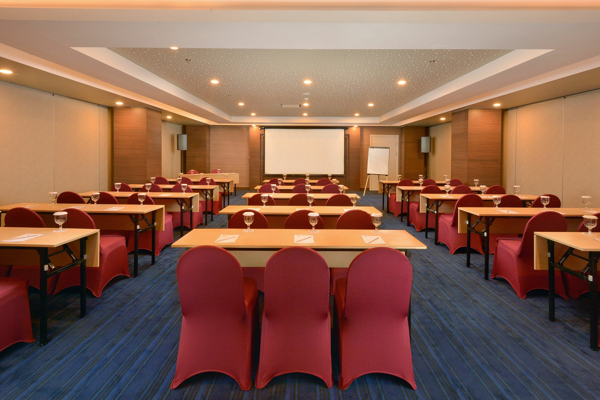 Platinum Adisucipto Hotel & Conference Center Kalasan Dış mekan fotoğraf